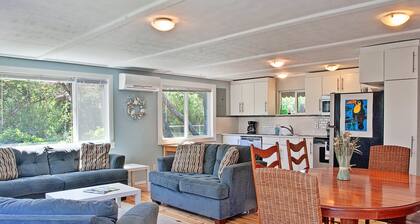 Ten Pines Cottage in Hoquiam