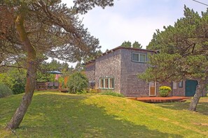 Villa | 2 bedrooms - Dragonfly Cabin Westport Wonderful (Grayland)