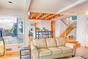 House | 2 bedrooms - Four Stone Beach House (Vashon Island)