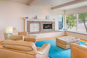House | 2 bedrooms - Four Stone Beach House (Vashon Island)