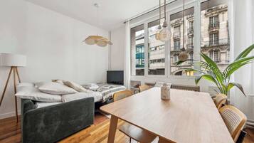 1 slaapkamer, een bureau, een strijkplank/strijkijzer, gratis wifi