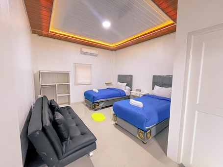 Deluxe Room, 2 Single Beds. Raffiel Nias