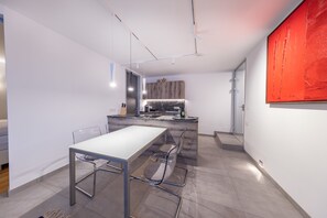 Luxury Condo | In-room dining - Lakefront Suite 148 (Zell am See)