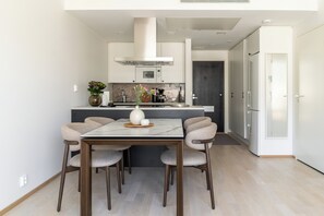 아파트 | 전용 주방 | 대용량 냉장고, 전자레인지, 오븐, 쿡탑