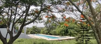 3 bedroom vacation home with large pool