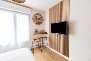 Internet, bed sheets - Charming studio in the heart of Saint-Brieuc (Saint-Brieuc)