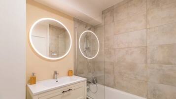 Een douche, een haardroger