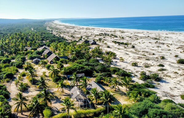 Aerial view - Morrumbene Beach Resort (Morrumbene)