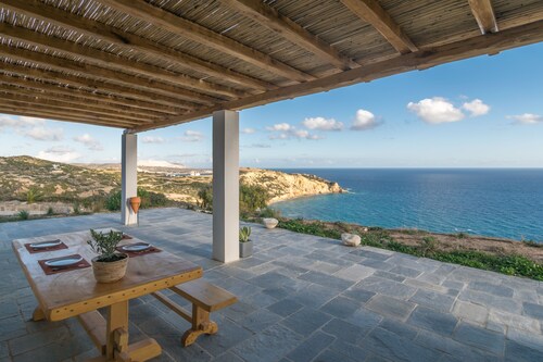 2-Bedroom House in Milos with Unforgettable Aegean Sea Views
