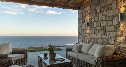 2-Bedroom House in Milos with Unforgettable Aegean Sea Views