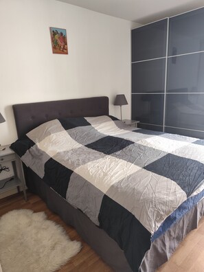 2 bedrooms, WiFi, bed sheets
