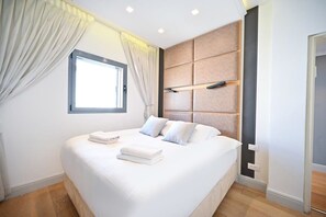 3 quartos, ferros/tábuas de passar roupa, Wi-Fi, roupa de cama
