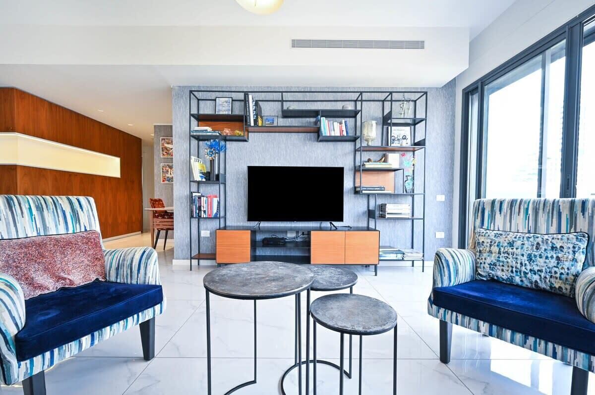 TV, offices