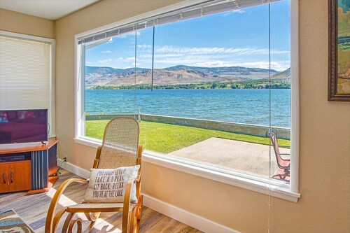 Lake Level Cabin in Oroville