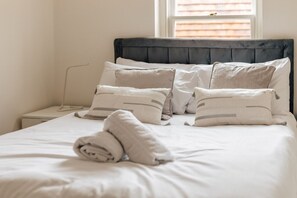1 habitación, tabla de planchar con plancha, wifi gratis y ropa de cama 