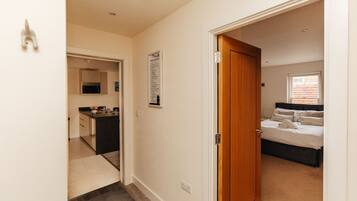 1 dormitori, planxa i posts de planxar, wifi gratuïta i roba de llit