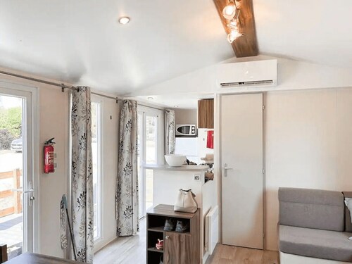 A tranquil retreat in the countryside of SW France. Ideal base for wine lovers.