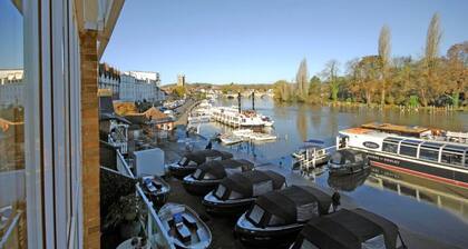 The Oars - Riverfront Property
