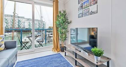 On the Water -waterside Studio With Terrace Overlooking the Harbour