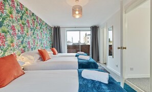 House | 3 bedrooms - Seabright Townhouse- Super Stylish House- Parking for one Car- Sleeps up to 12 (Brighton)