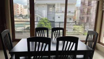 Apartment, 2 Bedrooms, Garden View | Private kitchen | Fridge, oven, electric kettle