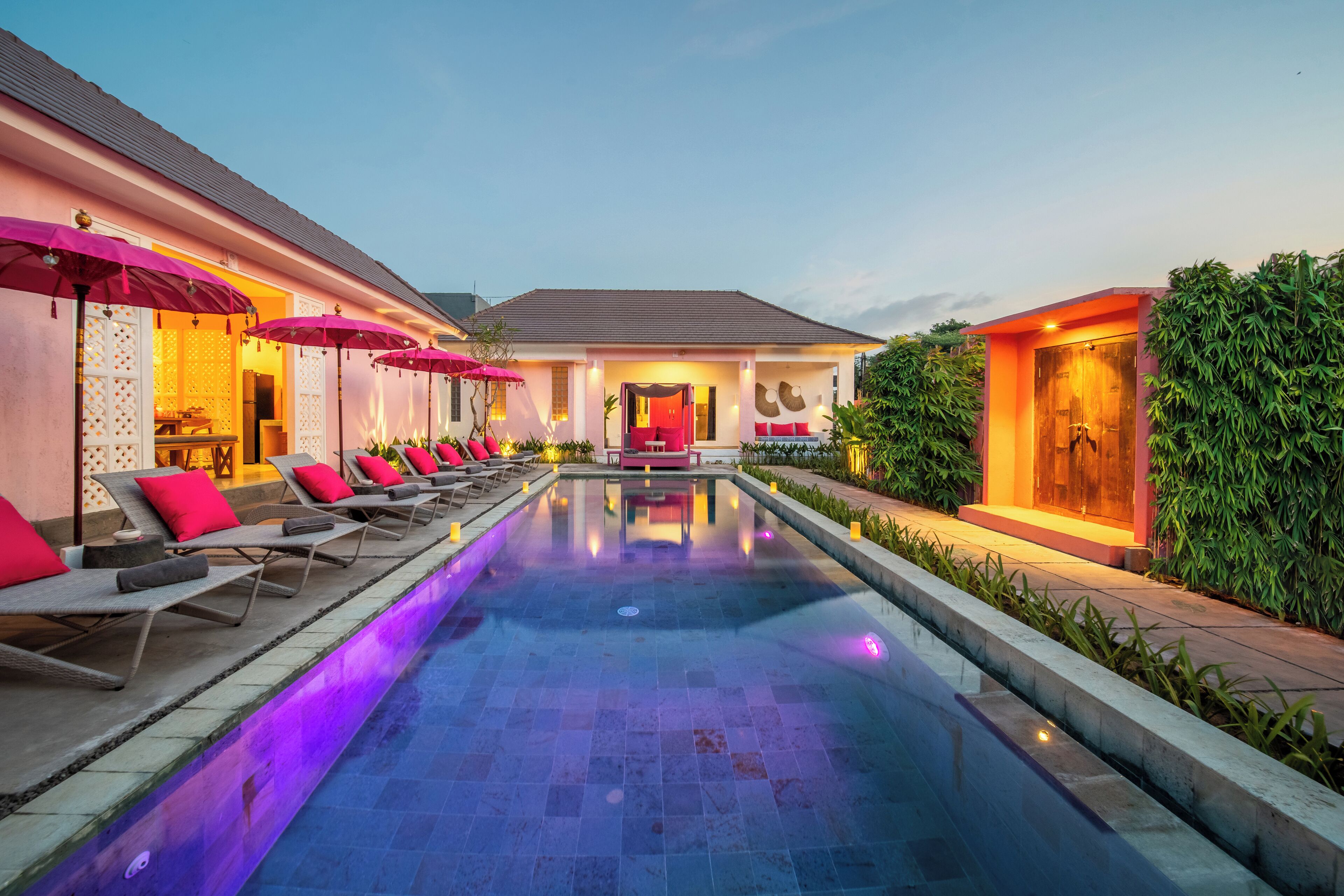 Outdoor pool, free cabanas, pool umbrellas