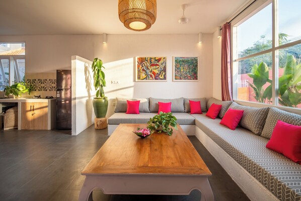 浪漫套房, 泳池景 | 客廳 | 智能電視、Netflix、串流服務、打印機