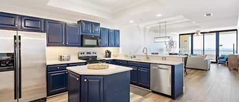 Condo, 3 Bedrooms | Private kitchen | Fridge, oven