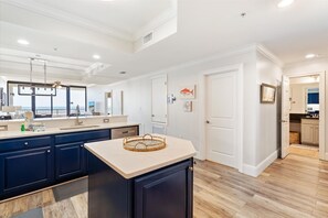 Condo, 3 Bedrooms | Private kitchen | Fridge, oven