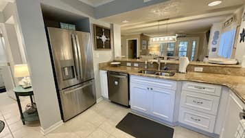 Villa, 3 Bedrooms | Private kitchen | Fridge, oven, coffee/tea maker, toaster