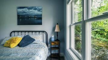 1 bedroom, iron/ironing board, travel crib, free WiFi