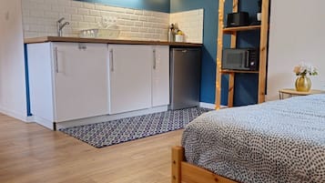 1 chambre, fer et planche Ă repasser, Wi-Fi, draps fournis