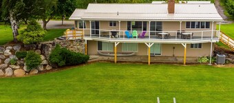 Linger Longer Lakeside Cottage