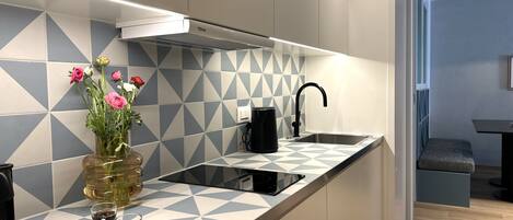 冰箱、微波炉、炉灶、茶具/咖啡用具