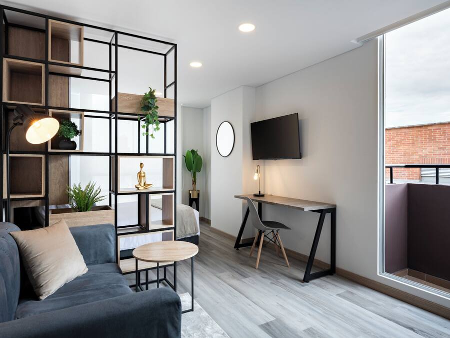 Apartamento panorâmico | Área de estar | TV LED 43 polegadas com canais digitais, Netflix, serviços de streaming