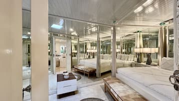 Luxury Apartment, 1 King Bed | 2 bedrooms, premium bedding, down duvets, pillow-top beds