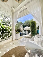 Vila standard, 1 cama King, ao lado da piscina | Terraço/pátio