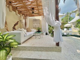 Apartamento superluxo, 2 quartos, ao lado da piscina | Roupas de cama premium, edredons de pluma, camas com colchões pillow-top