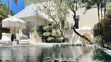 Luxury Apartment, 1 King Bed, Poolside | 2 bedrooms, premium bedding, down comforters, pillowtop beds