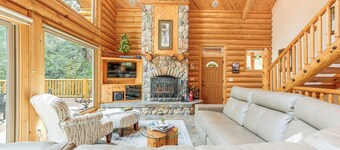 Mountain Cabin w/ Hot Tub: 4 Mi to Shaver Lake!