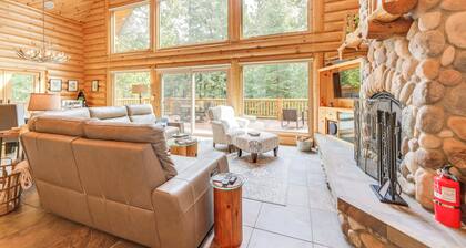 Mountain Cabin w/ Hot Tub: 4 Mi to Shaver Lake!