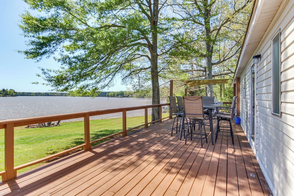Lakefront Prosperity Home w/ Private Boat Dock - Little Mountain, SC