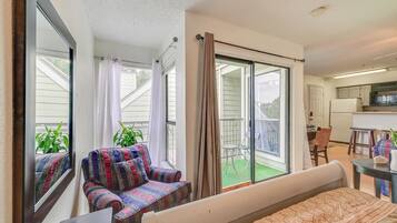 Apartment (0 Bedroom) | Interior