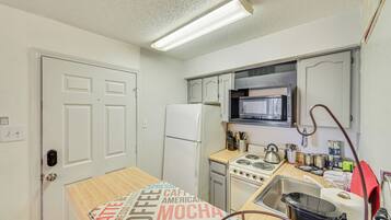 Apartment (0 Bedroom) | Interior