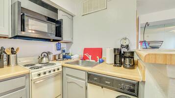 Apartment (0 Bedroom) | Bahagian dalam