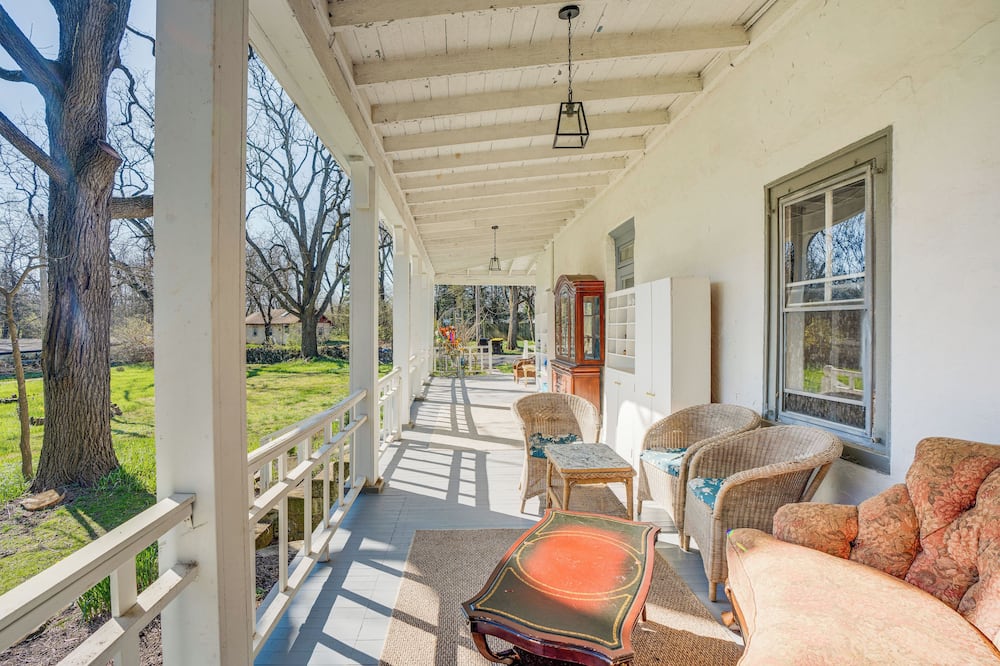 Experience a 17th-century Spring Manor - Dresher, PA