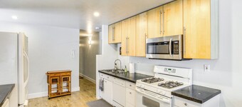 Near Hiking: Cozy Anchorage Retreat w/ Fireplace!