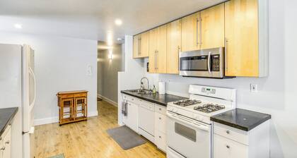 Near Hiking: Cozy Anchorage Retreat w/ Fireplace!