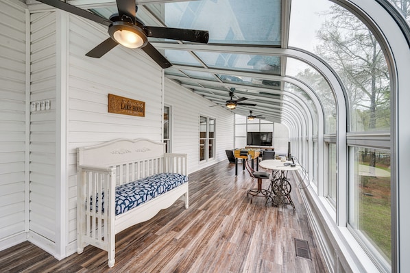 House (3 Bedrooms) | Interior