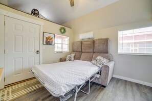 Apartment (0 Bedroom) | Interior